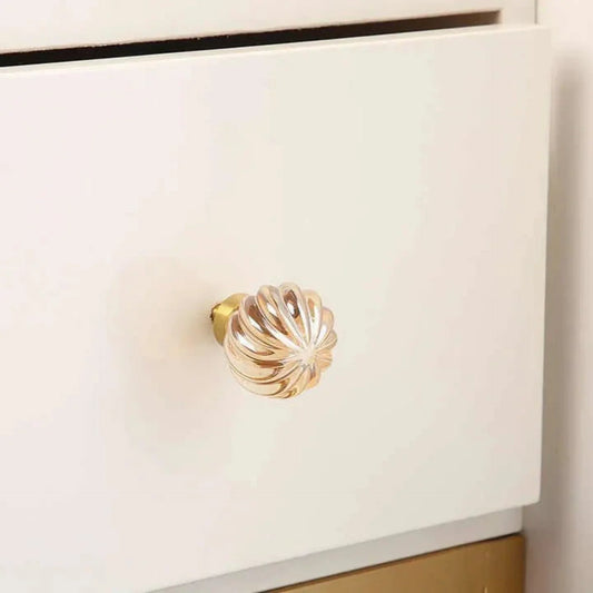 Fluted and Smooth Crystal Drawer Pulls