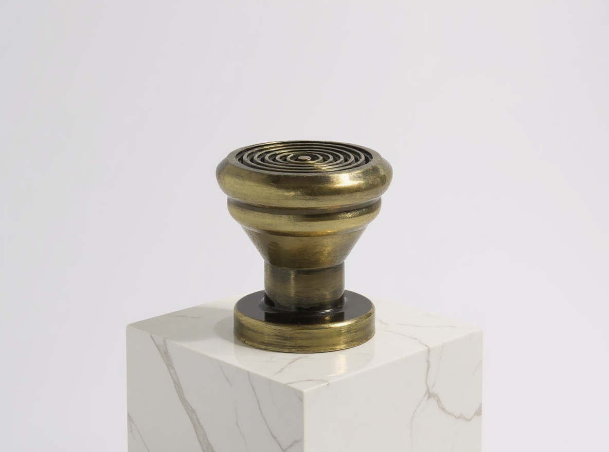 AK 1018 Bulls Eye Knob